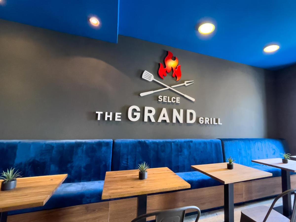 Grand - Premium Rooms & Apartments セルツェ エクステリア 写真